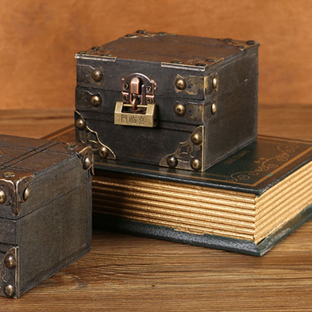 Large Jewelry Box Large Capacity Antique Durable Wood Dark Grey Vintage Jewelry Box with Metal Lock for Jewelry Trinkets