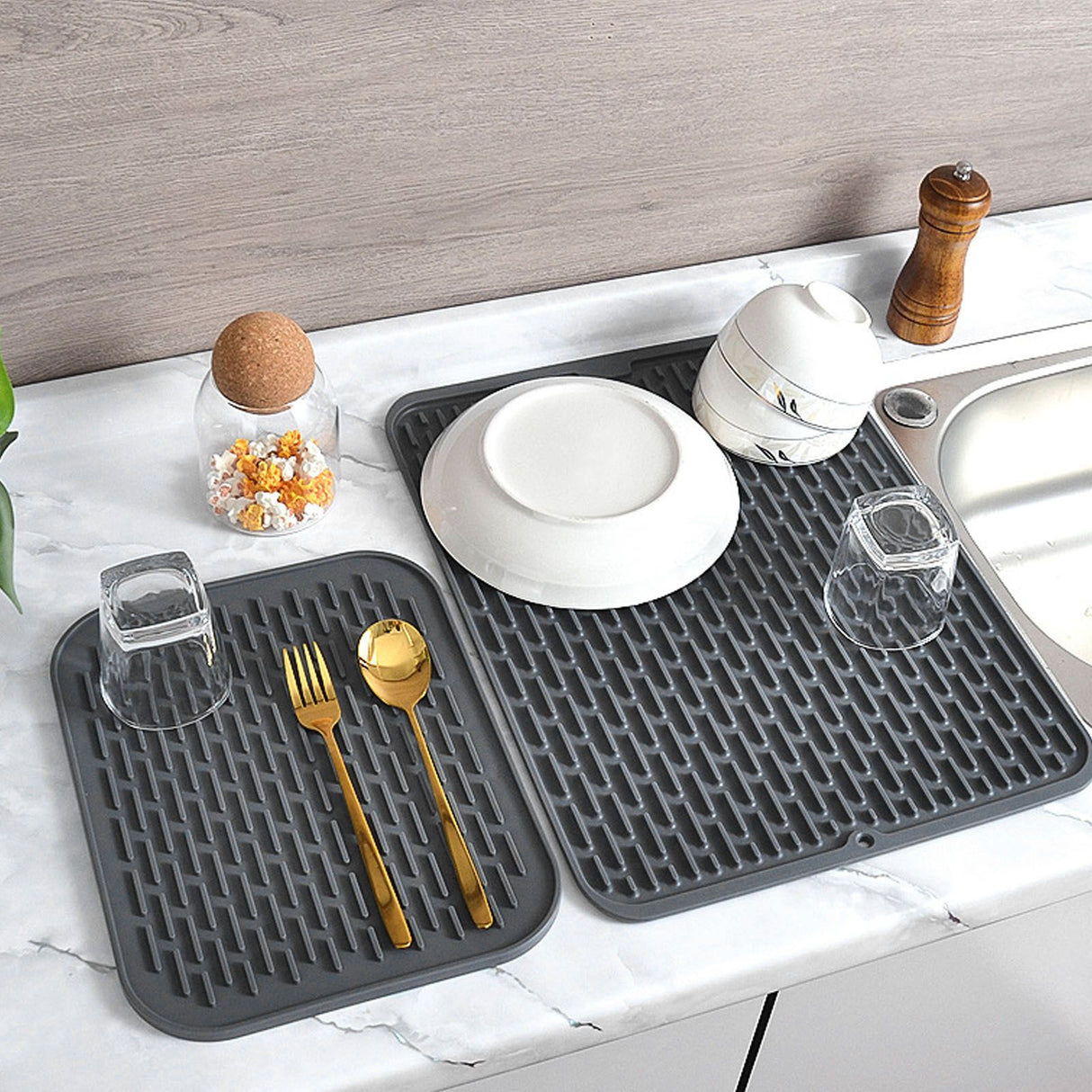 Rectangular Silicone Dish Drying Mat Heat Insulation Anti Slip Dish Drying Mat with Built in Drain Lip for Kitchen Counter Large Size