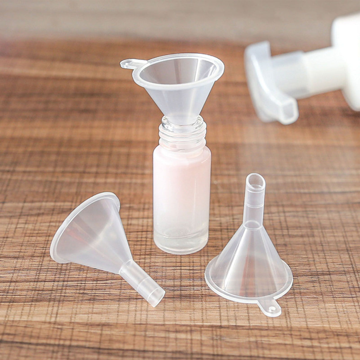 Mini Funnel Clear Wide Mouth Plastic Multi Purpose Dishwasher Safe Small Funnel for Lab Bottle Perfume Spice Powder