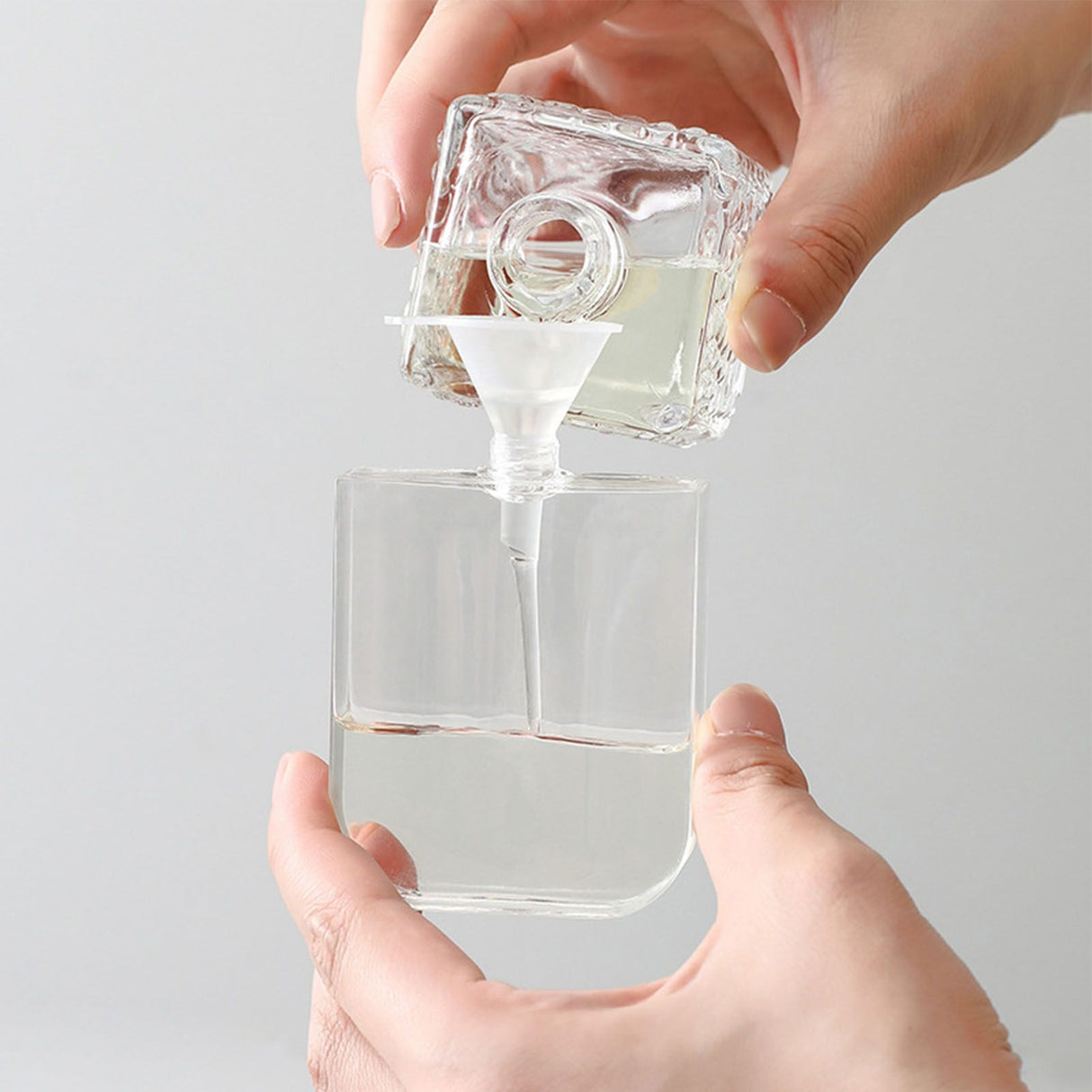 Mini Funnel Clear Wide Mouth Plastic Multi Purpose Dishwasher Safe Small Funnel for Lab Bottle Perfume Spice Powder