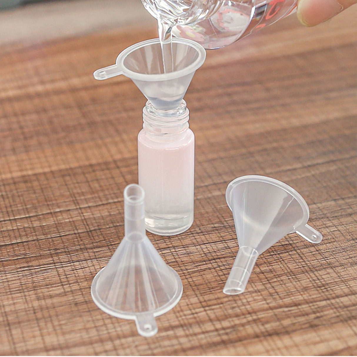 Mini Funnel Clear Wide Mouth Plastic Multi Purpose Dishwasher Safe Small Funnel for Lab Bottle Perfume Spice Powder
