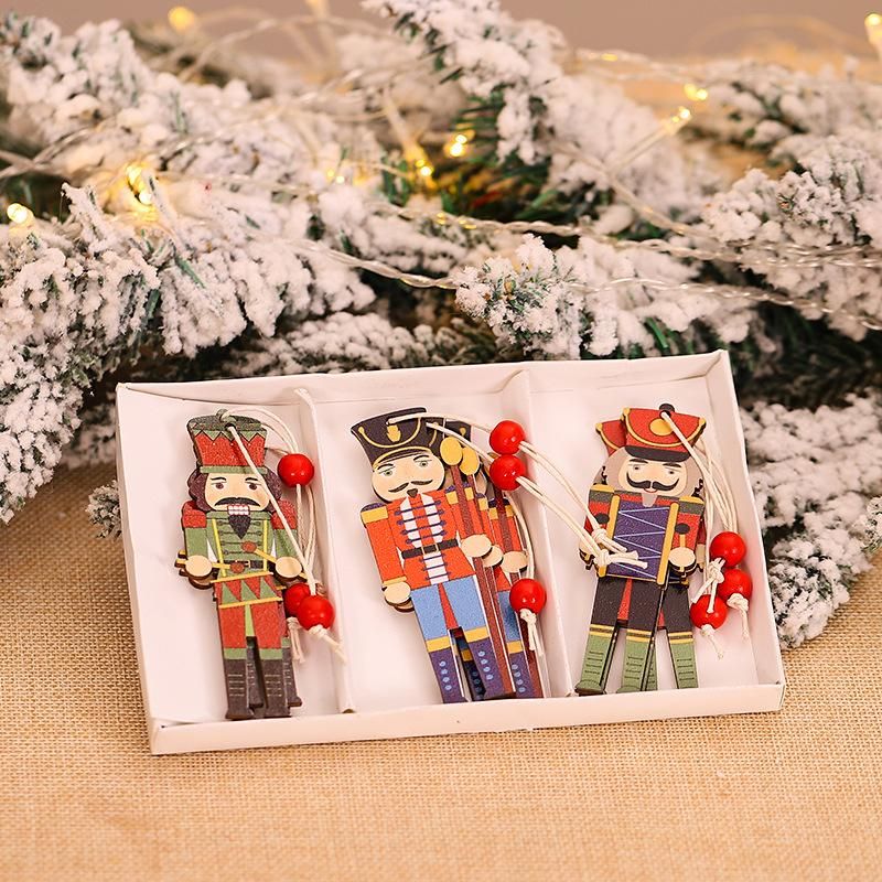 Christmas Tree Nutcracker Pendant Christmas Wood Walnut Soldier Hanging Decoration for Xmas Party Wall Fireplace Window