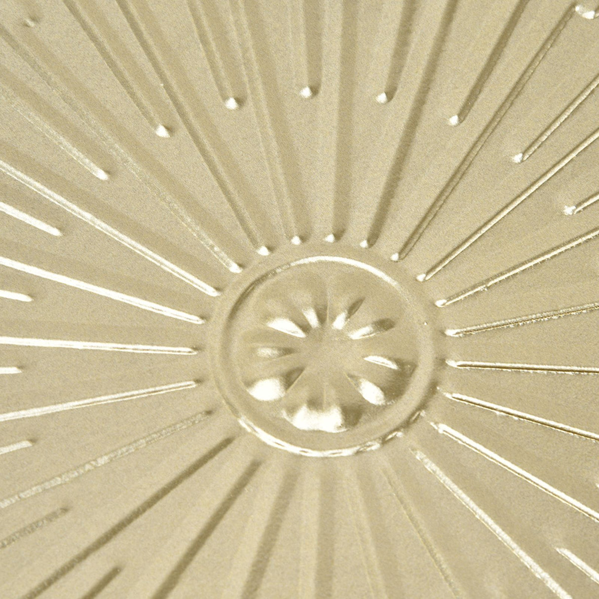 Iron Wall Medallion Raised Grain European Style Unique Design Irregular Metal Disc Wall Decor for Home Decoration Gifts