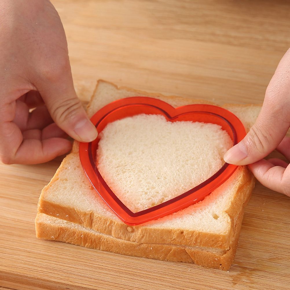 Triangle Sandwich Cutter Sealer Bread Decruster Pancake Maker DIY Cutters Bento Box Sandwich Decruster Press Mold for Kids