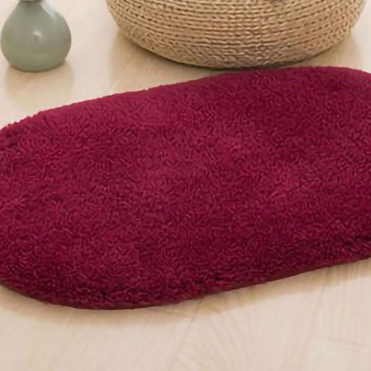 Door Mat Oval Slip Proof Indoor Door Carpet Moisture Absorption Soft Comfortable Plush Bathroom Rug for Kitchen Bedroom Wine Red 40x60cm/15.7x23.6in (Oval Shape)