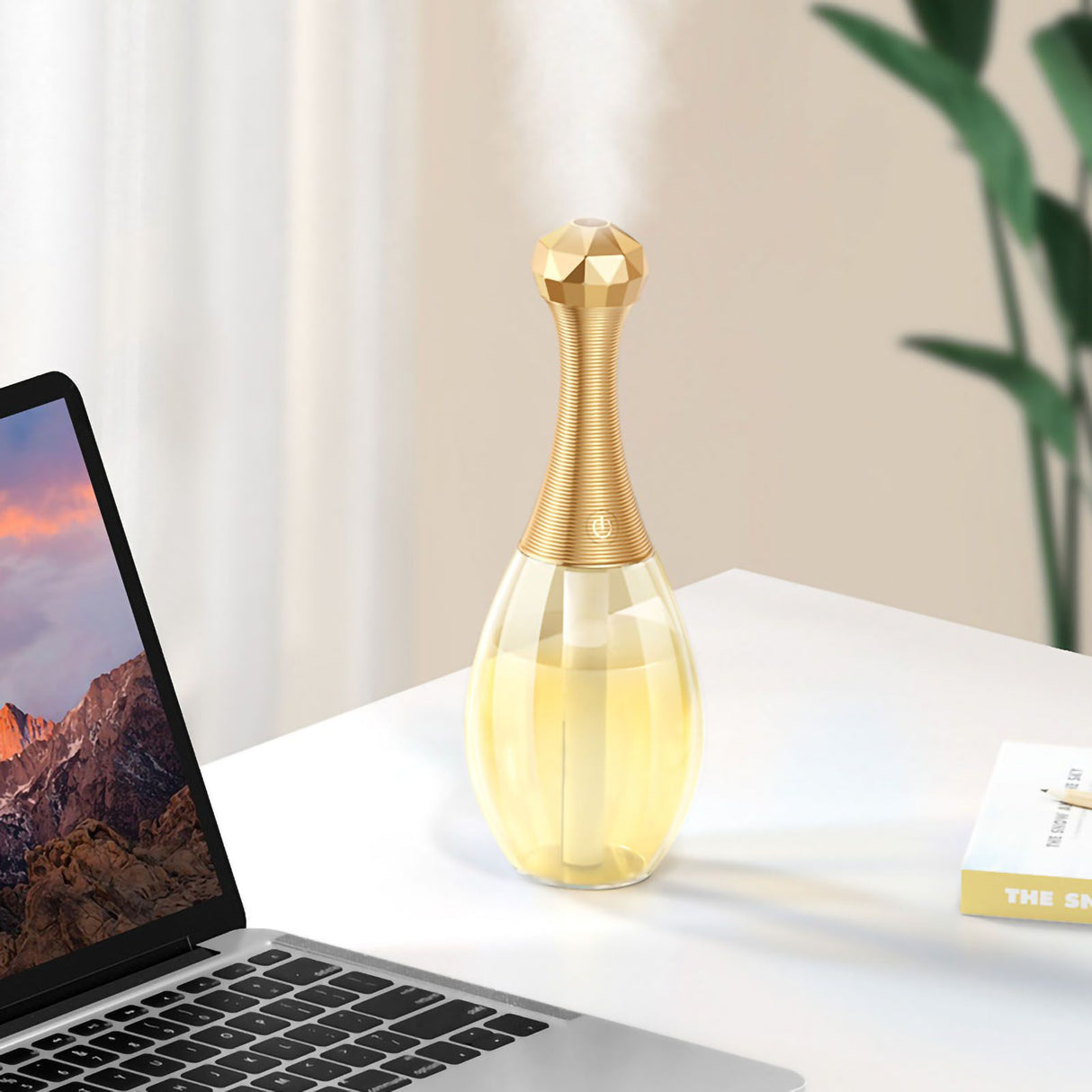 300ml Mini Air Humidifier with 7 Color Ambient Light 2 Adjustable Modes USB Charging Portable for Car Home Office Gold