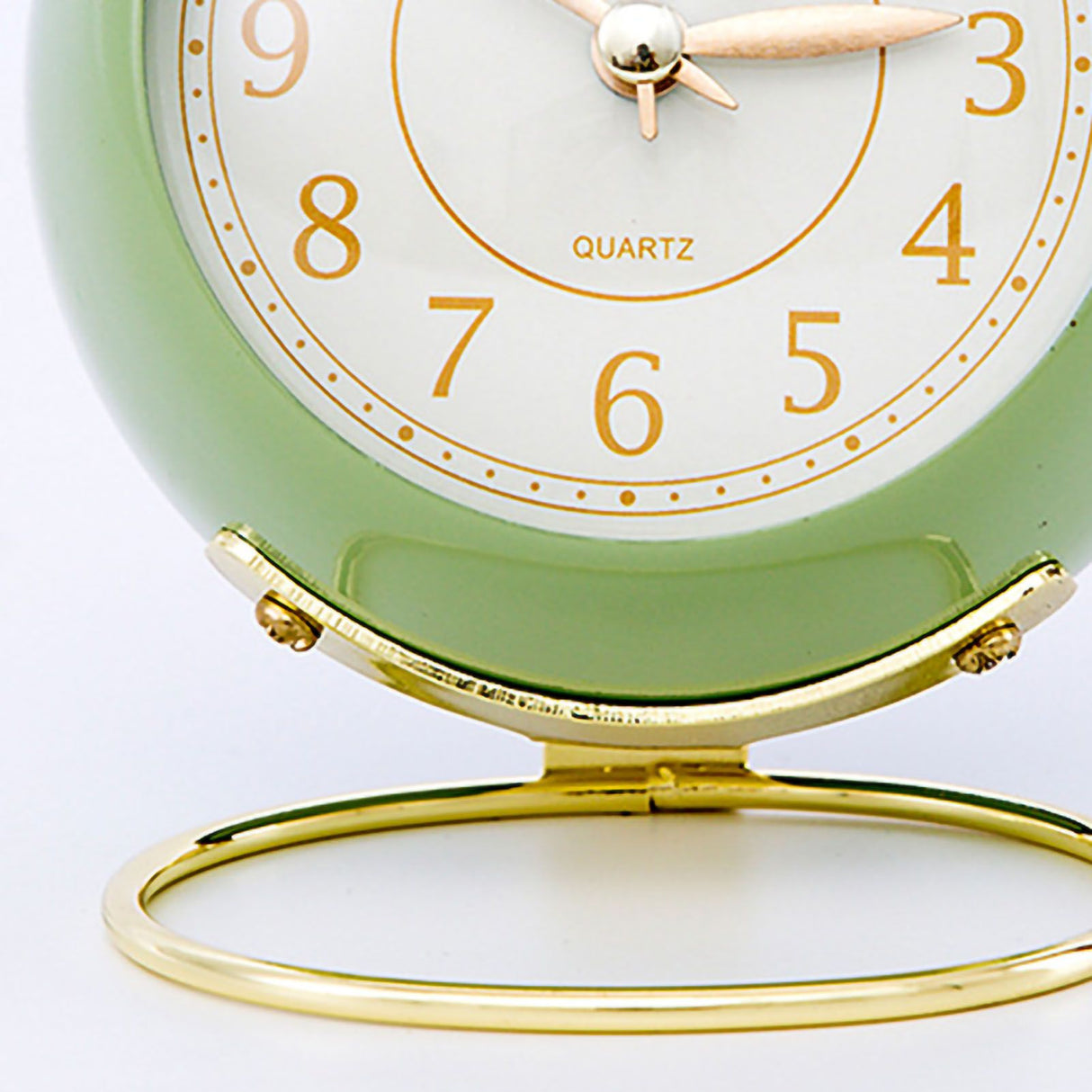European Style Metal Clock Ingenious Mute Round Children Electronic Quartz Alarm Clock for Living Room Bedroom Green