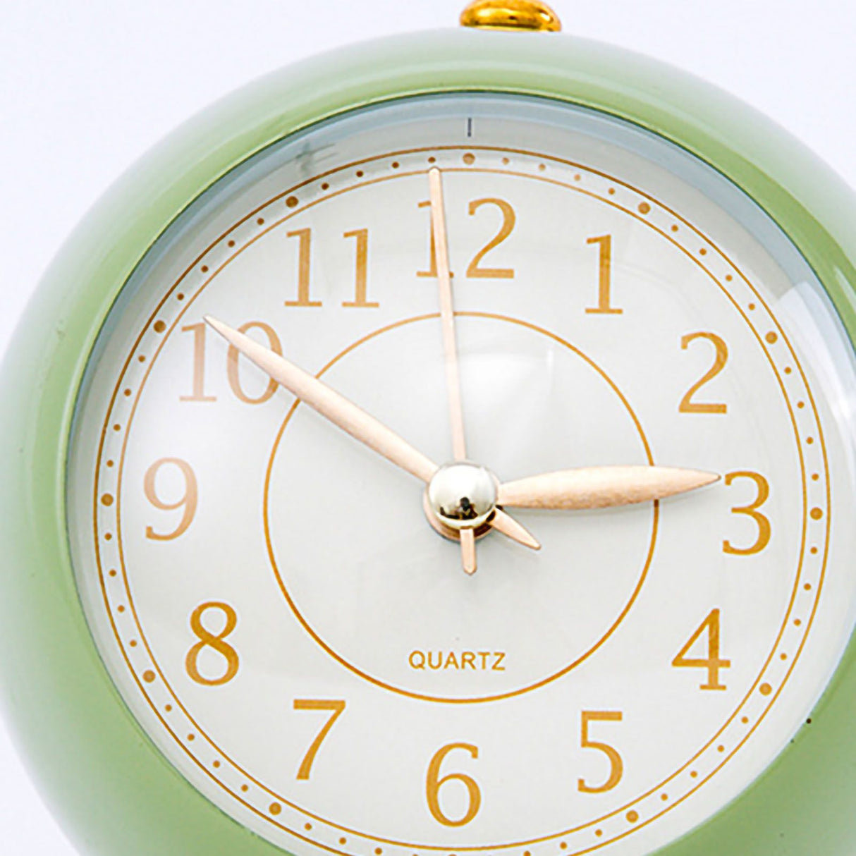 European Style Metal Clock Ingenious Mute Round Children Electronic Quartz Alarm Clock for Living Room Bedroom Green