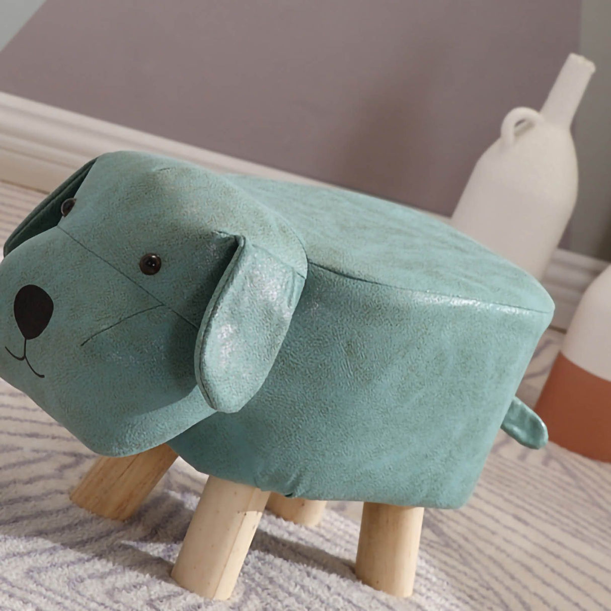Children Wooden Low Stools Cute Cartoon Children Stool Small Dog Shape Stool for Home Kindergarten Light Green