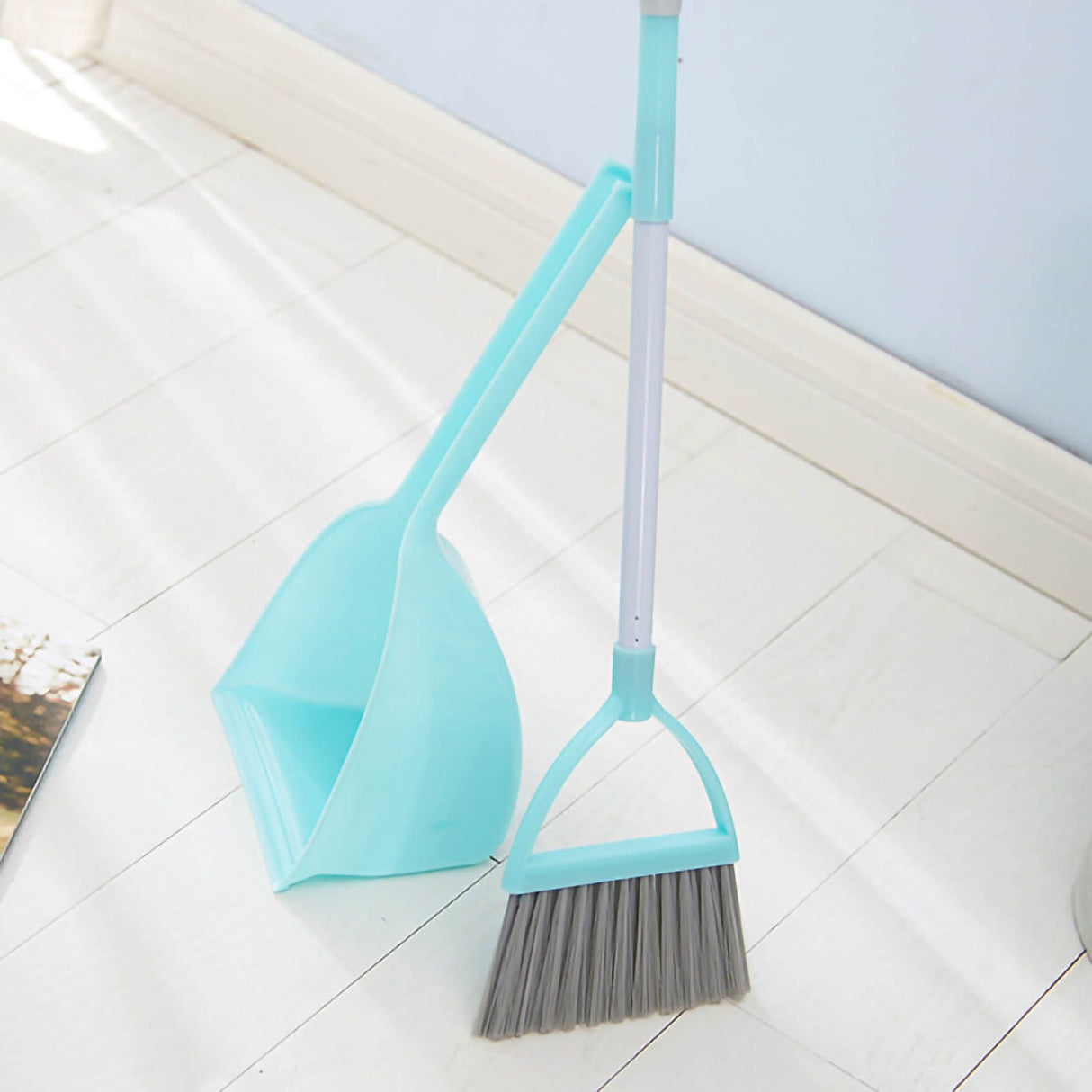 Kids Dustpan Set Soft Fur Plastic Small Broom Dustpan for Baby Kids Toys Kindergarten Green
