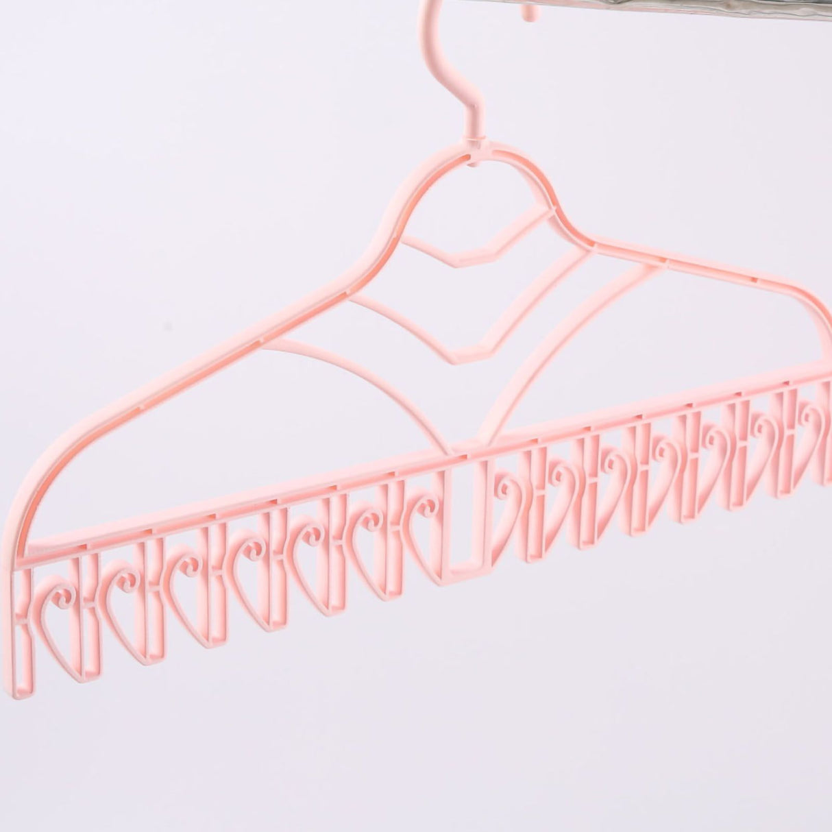 Multifunctional Clothes Drying Rack Plastic Seamless Wrinkle Free Clothes Hanger with V Shaped Clip Hook for Bra Socks Pink