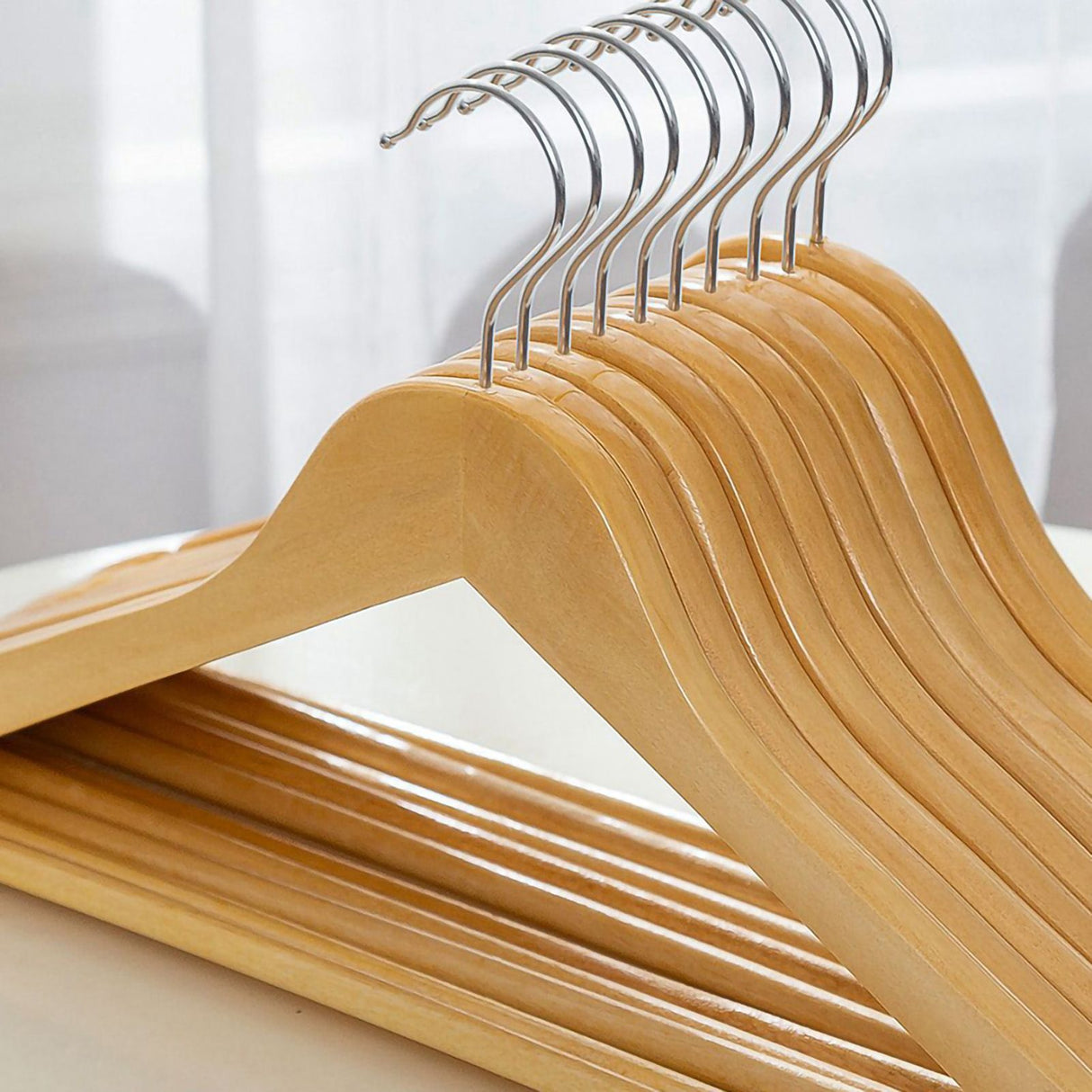 Wooden Coat Hanger Non Slip Clothes Hanging Rack 360 Degree Rotation Suit Hangers for Home 44.5cm 10pcs
