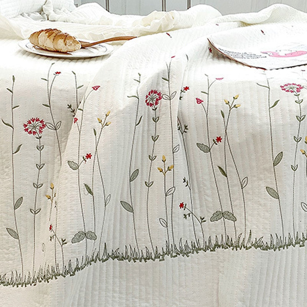 Cotton Quilt Pure Color Home Fashion Elegant Tencel Embroidery Pattern Cotton Summer Cooling Quilt White 2 X Pillowcase 48x74cm