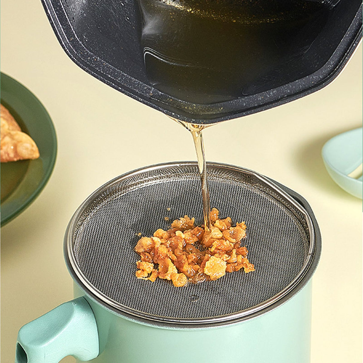 Oil Strainer Pot 1.4L Wood Grain Easy Operation No Rust Oil Storage Supplies Filter for Home Canteen Fruit Green