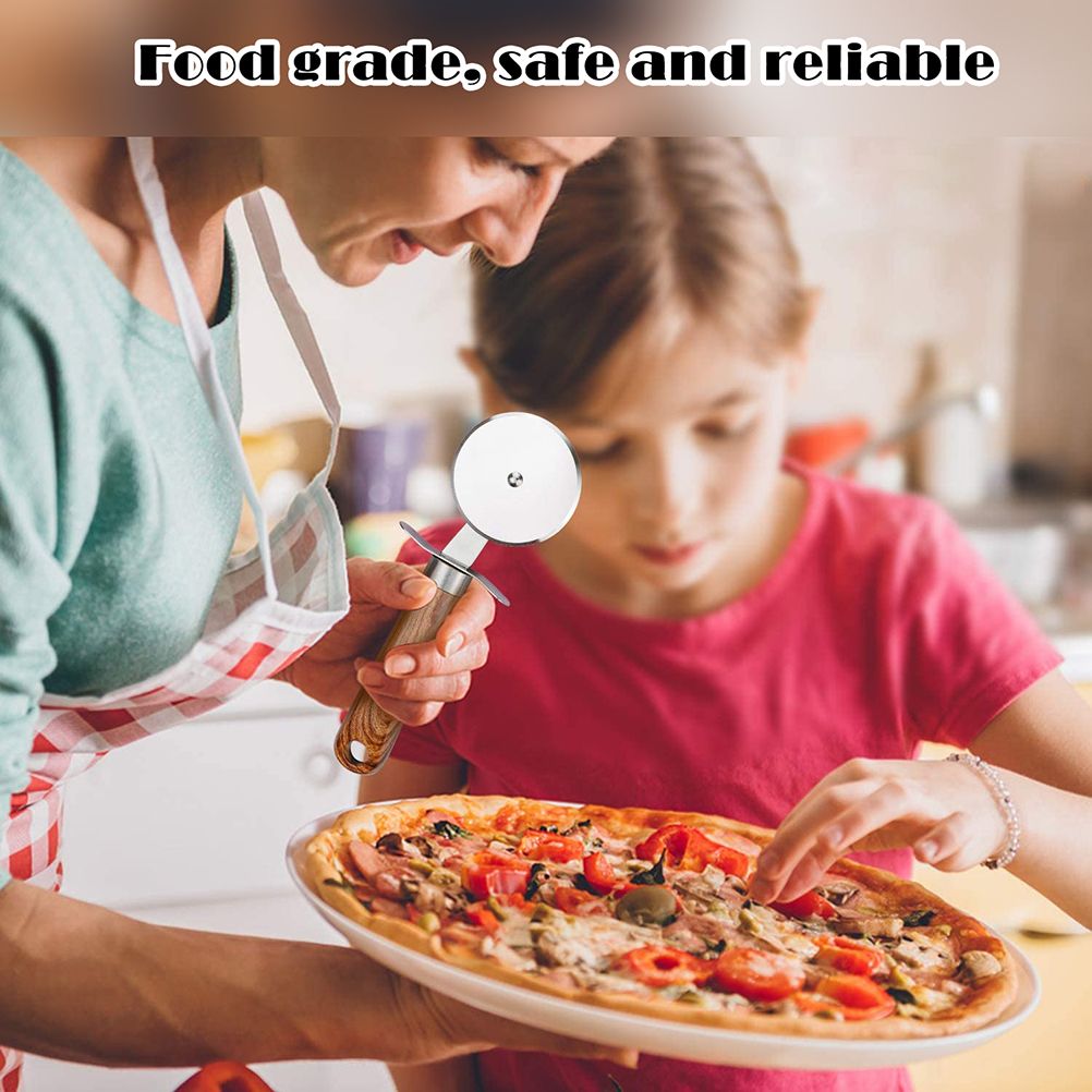 Stainless Steel Pizza Cutter Wheel Kitchen Pizza Cutter with Anti Slip Wooden Handle