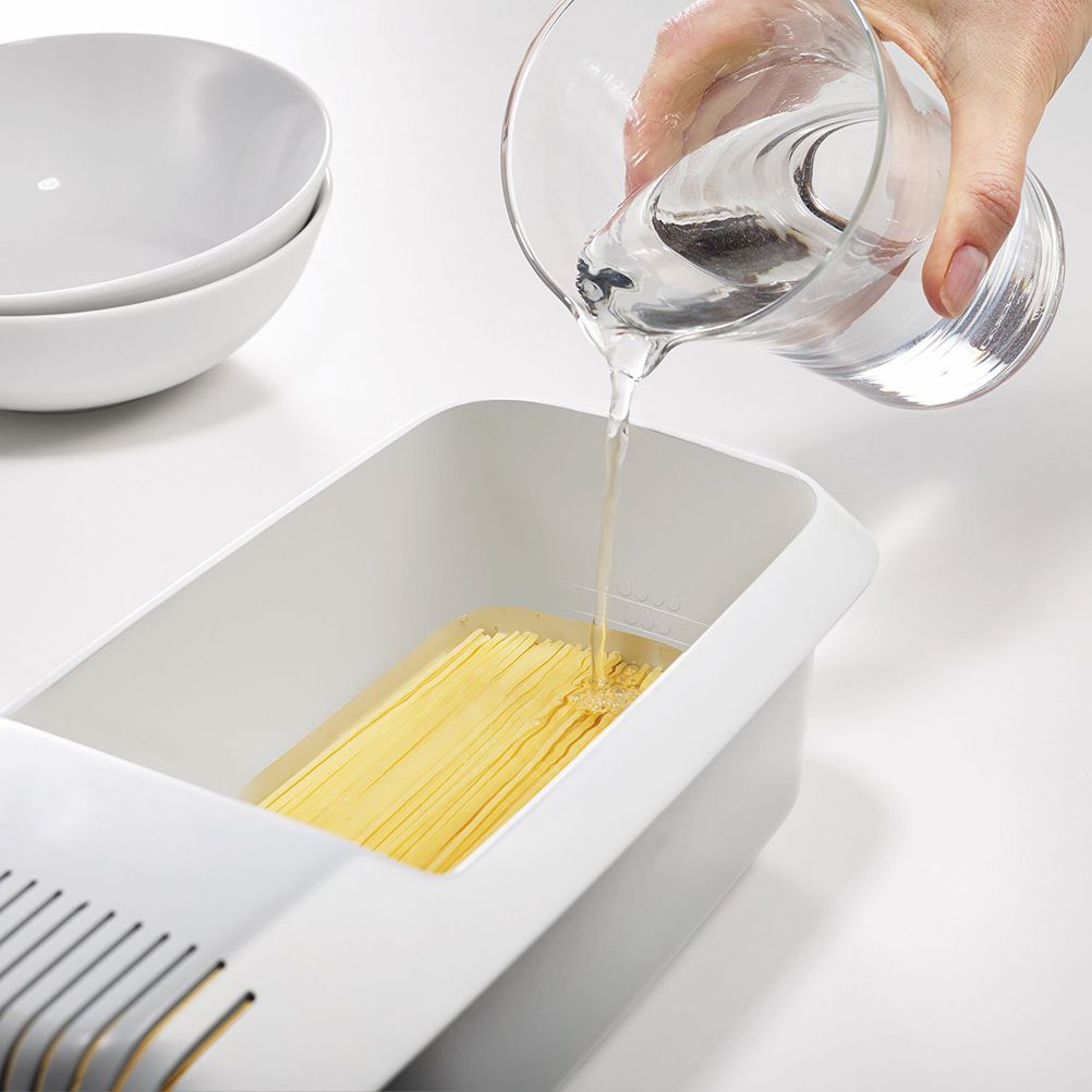 Microwave Pasta Cooker with Strainer Heat Resistant Pasta Boat Spaghetti Noodle Cooker