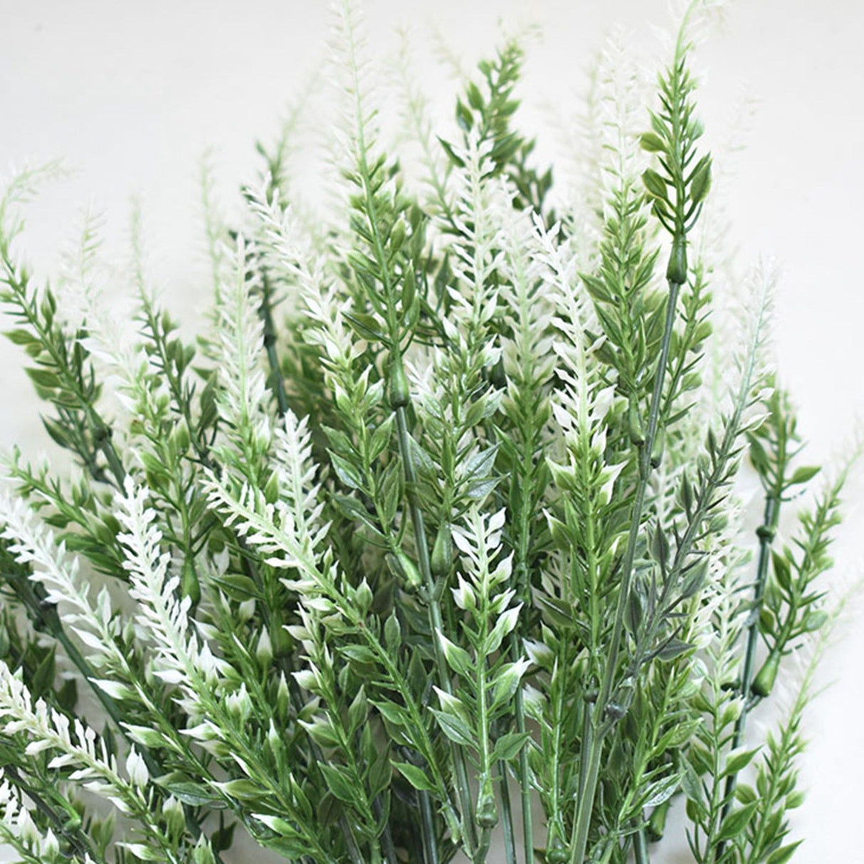 Plastic Artificial Lavender Flowers Odorless Realistic Fake Lavender for Scene Decoration Wedding Celebration White