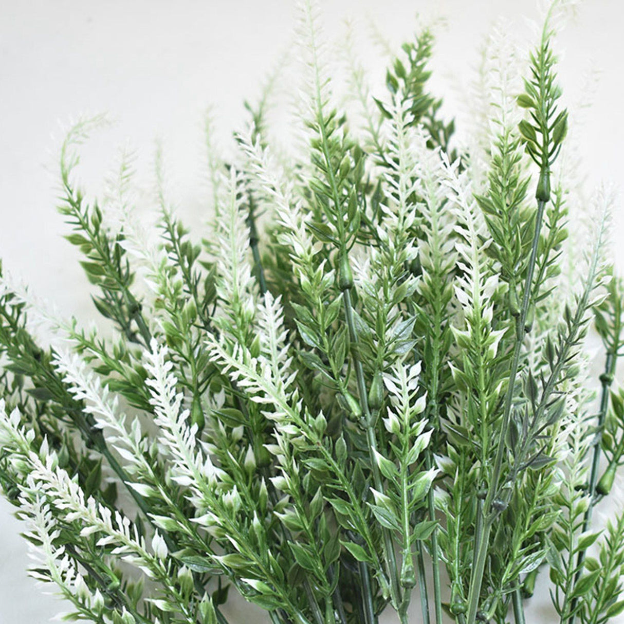 Plastic Artificial Lavender Flowers Odorless Realistic Fake Lavender for Scene Decoration Wedding Celebration White