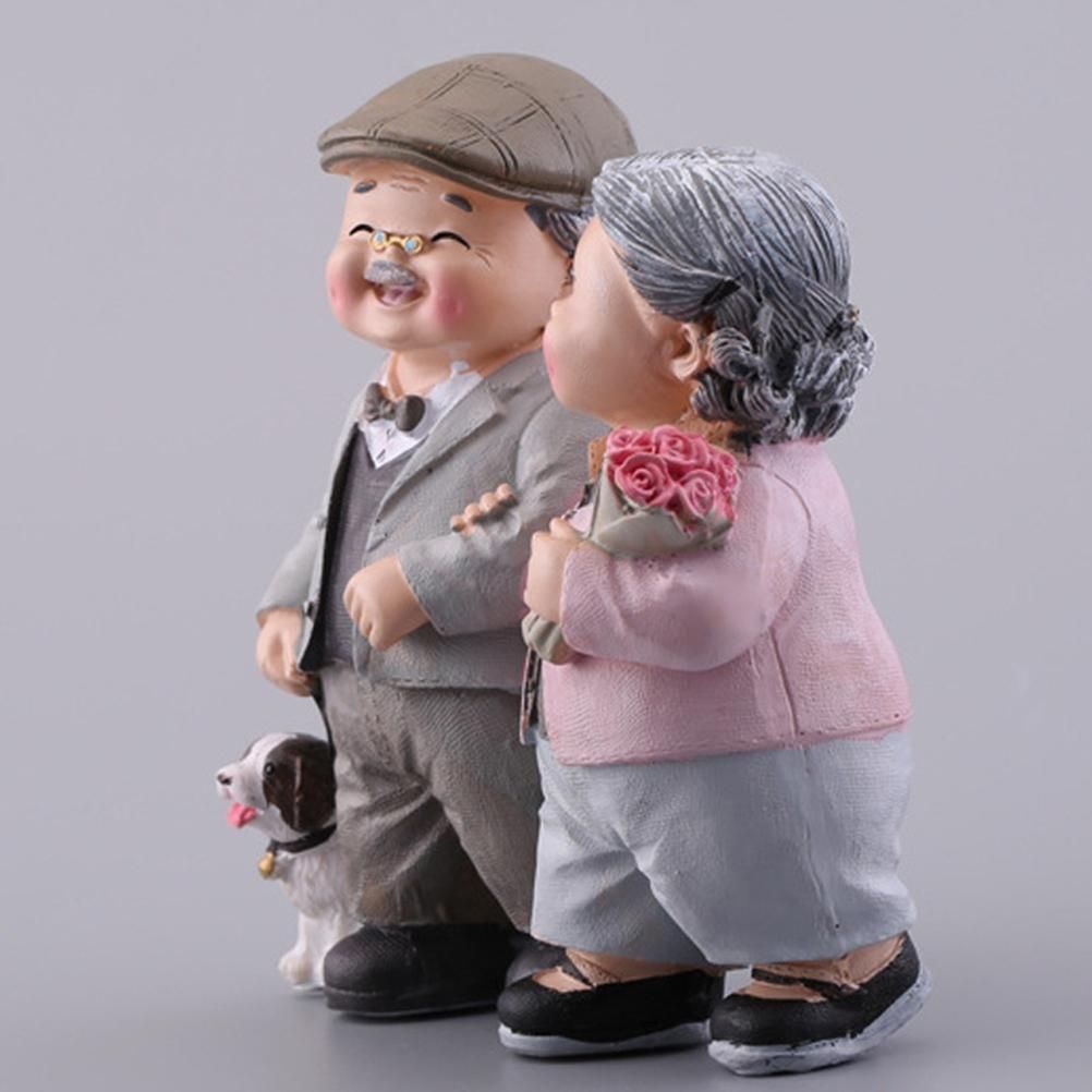 Elderly Couple Resin Statue Romantic Elderly Craft Adornment Home Decor Happy Couple Figurine for DIY Decoration