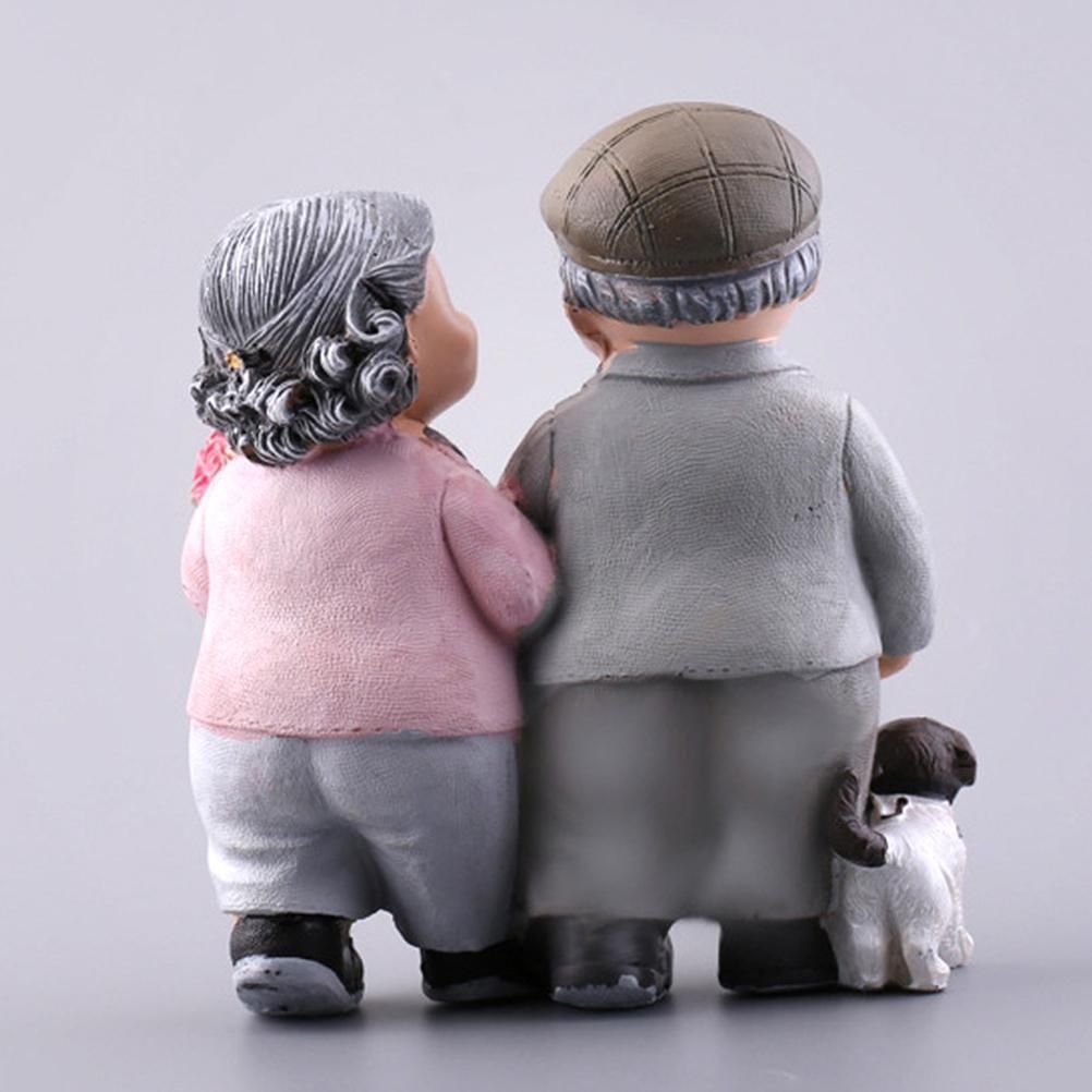 Elderly Couple Resin Statue Romantic Elderly Craft Adornment Home Decor Happy Couple Figurine for DIY Decoration