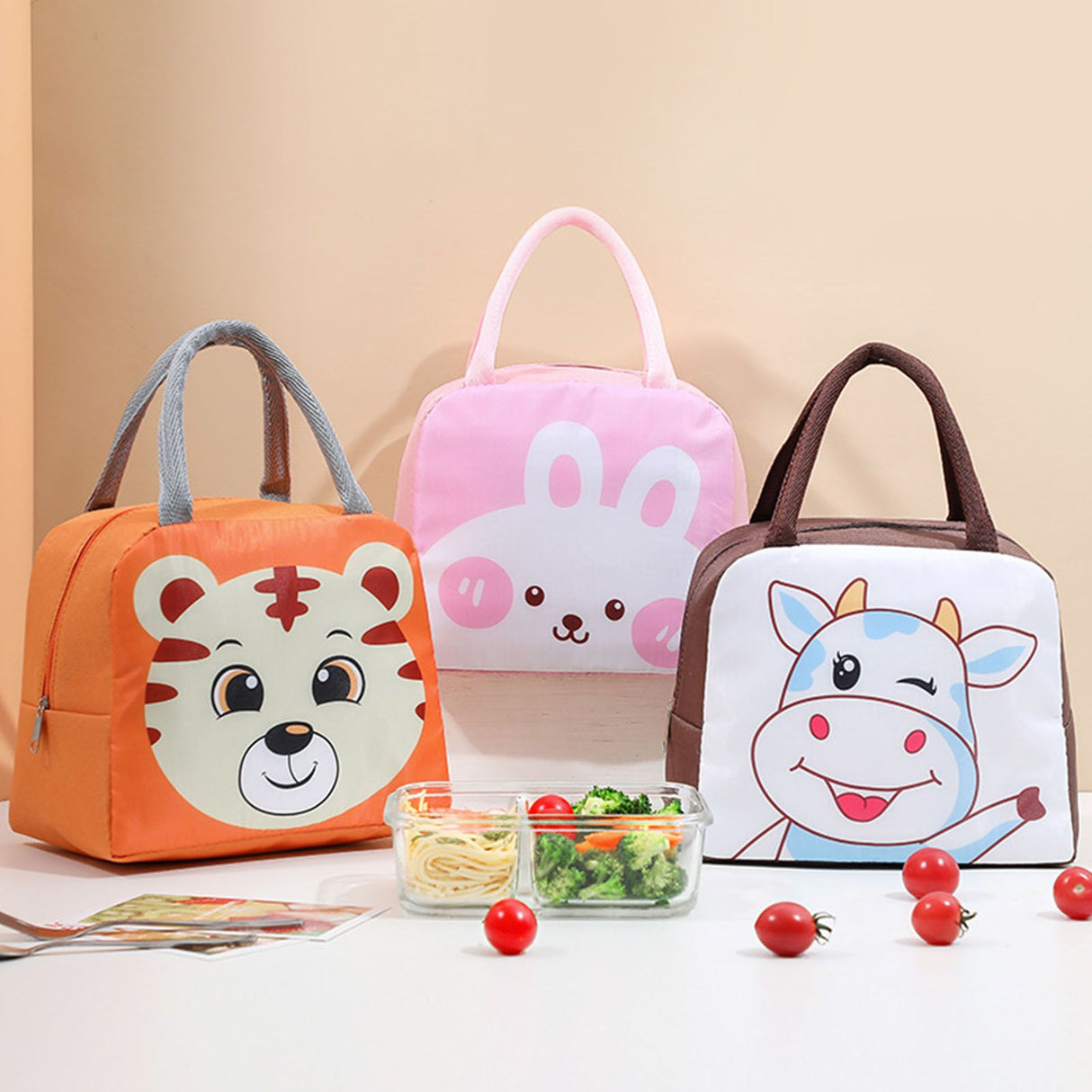 Lunch Bag Cute Cartoon Animal Pattern Waterproof Large Capacity Portable Thermal Insulation Lunch Box Bag for Women Men Cows