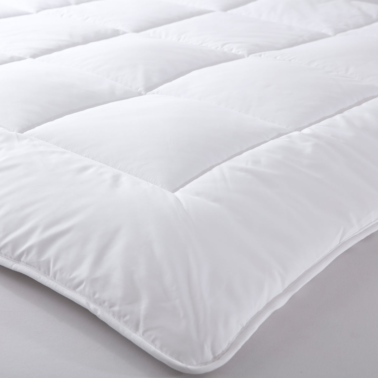 Royal Comfort 260GSM Deluxe Eco-Silk Touch Quilt 100% Cotton Cover - Single - White