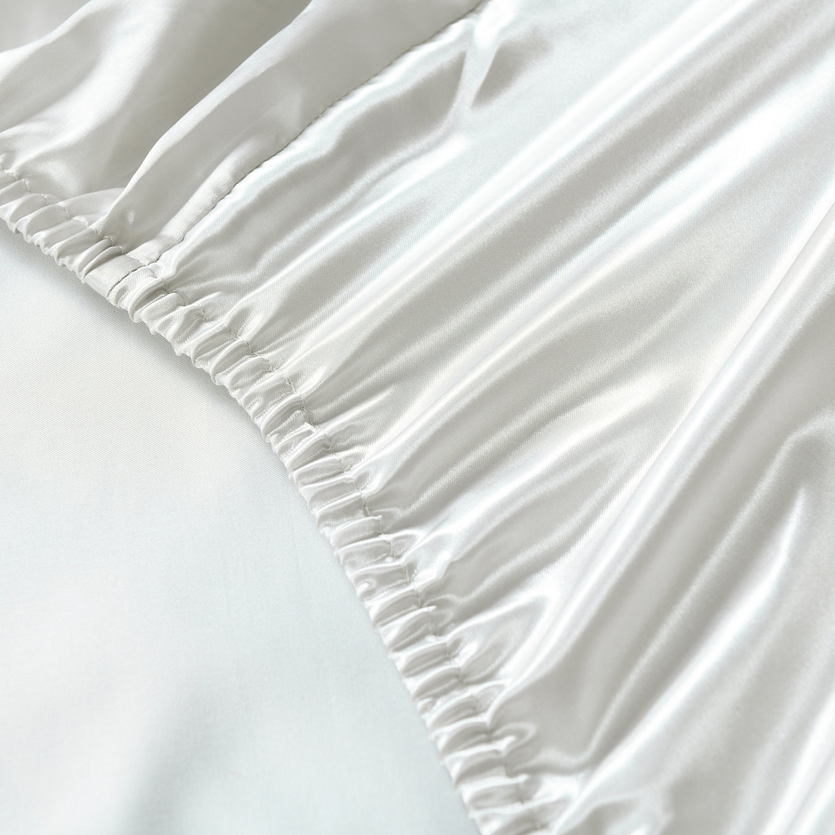 Royal Comfort Satin Sheet Set 3 Piece Fitted Sheet Pillowcase Soft - King - Silver