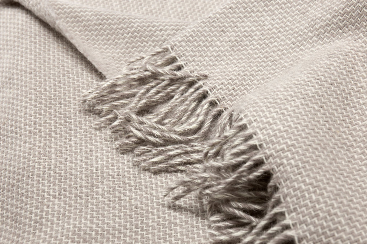 Luxurious Silver 100% New Zealand Wool Cambridge Throw Blanket