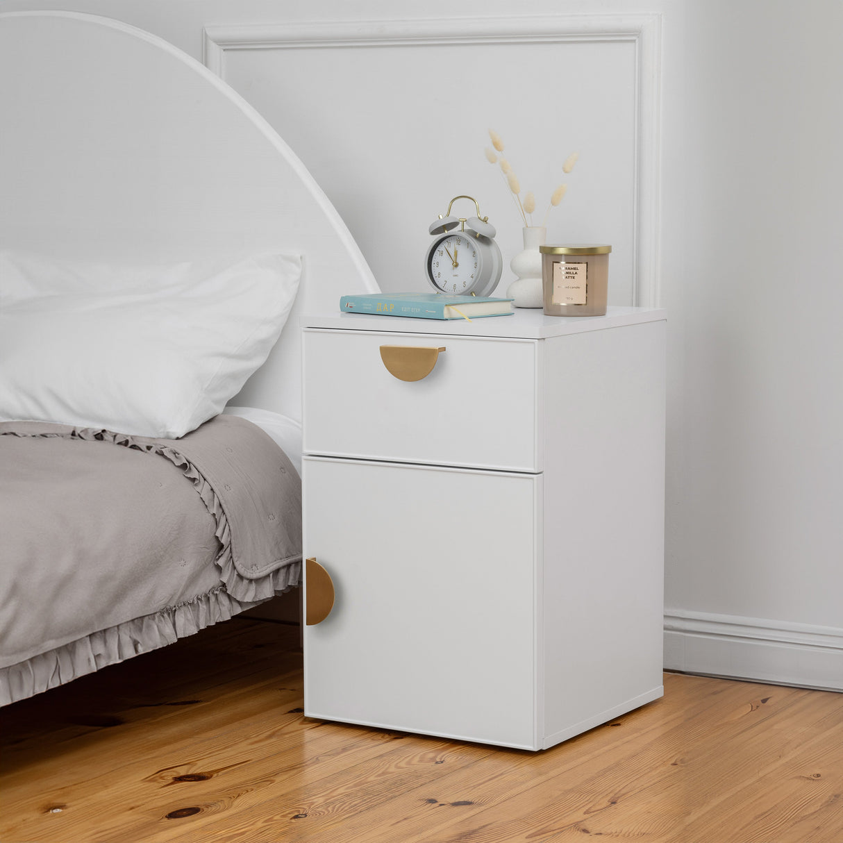 PORTO BEDSIDE TABLE - WHITE - SLIM - HALF MOON BRASS