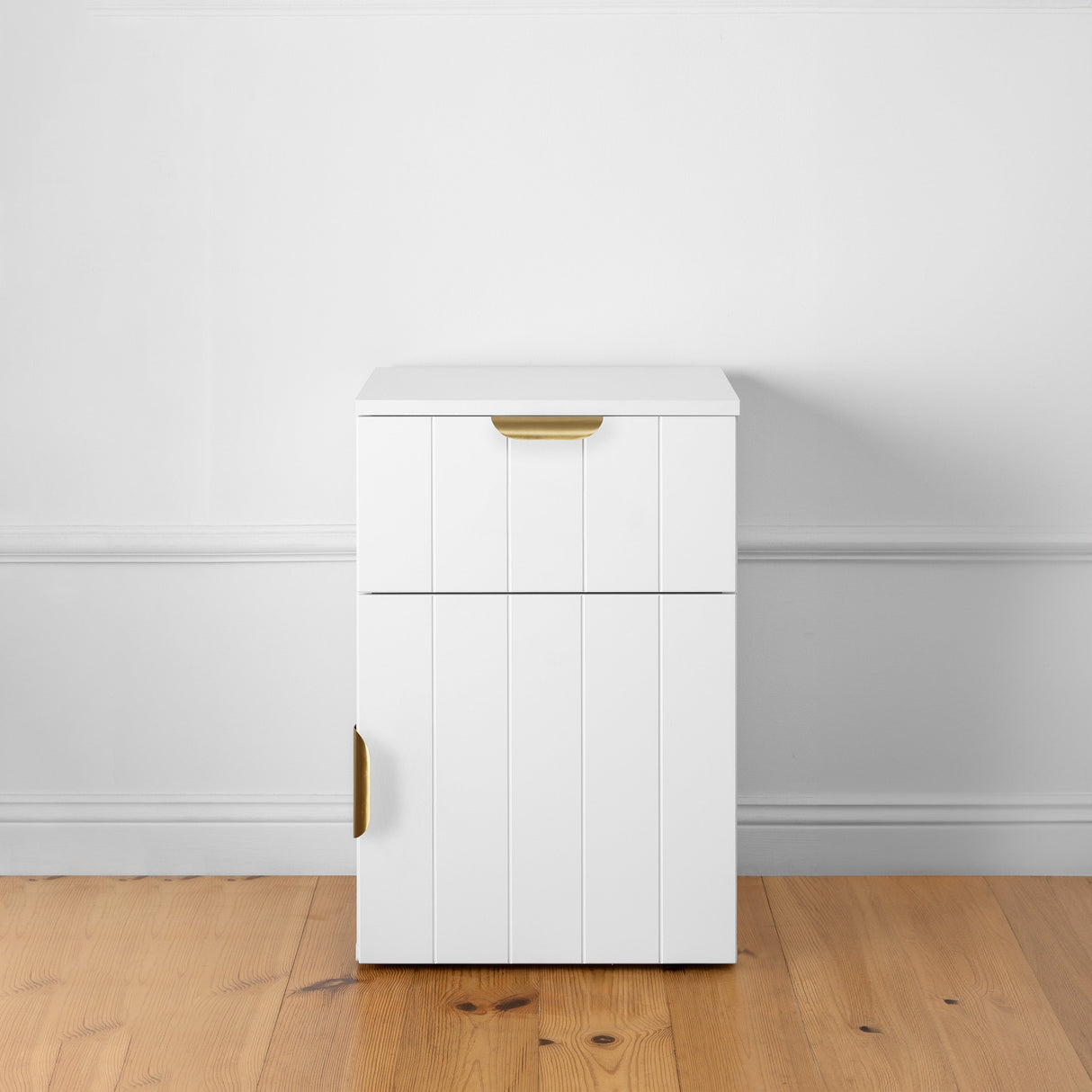 PORTO BEDSIDE TABLE - WHITE - VJ PANEL - PULL BRASS