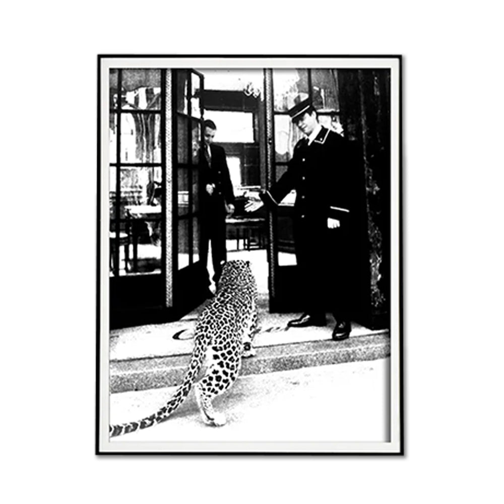 Luxury Leopard Jewelry Shop Canvas Art Print - 40cm x 60cm Framed Wall Décor