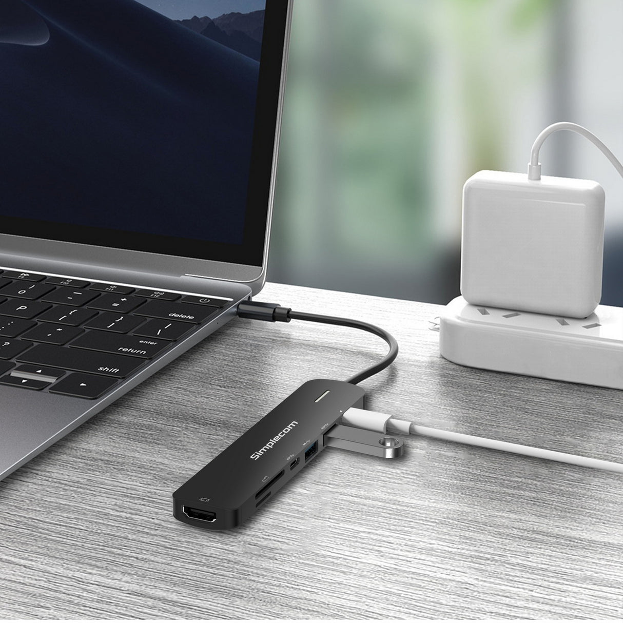 Simplecom CHT570 USB-C 7-in-1 Multiport Docking Station with HDMI 2.0 and Power Delivery