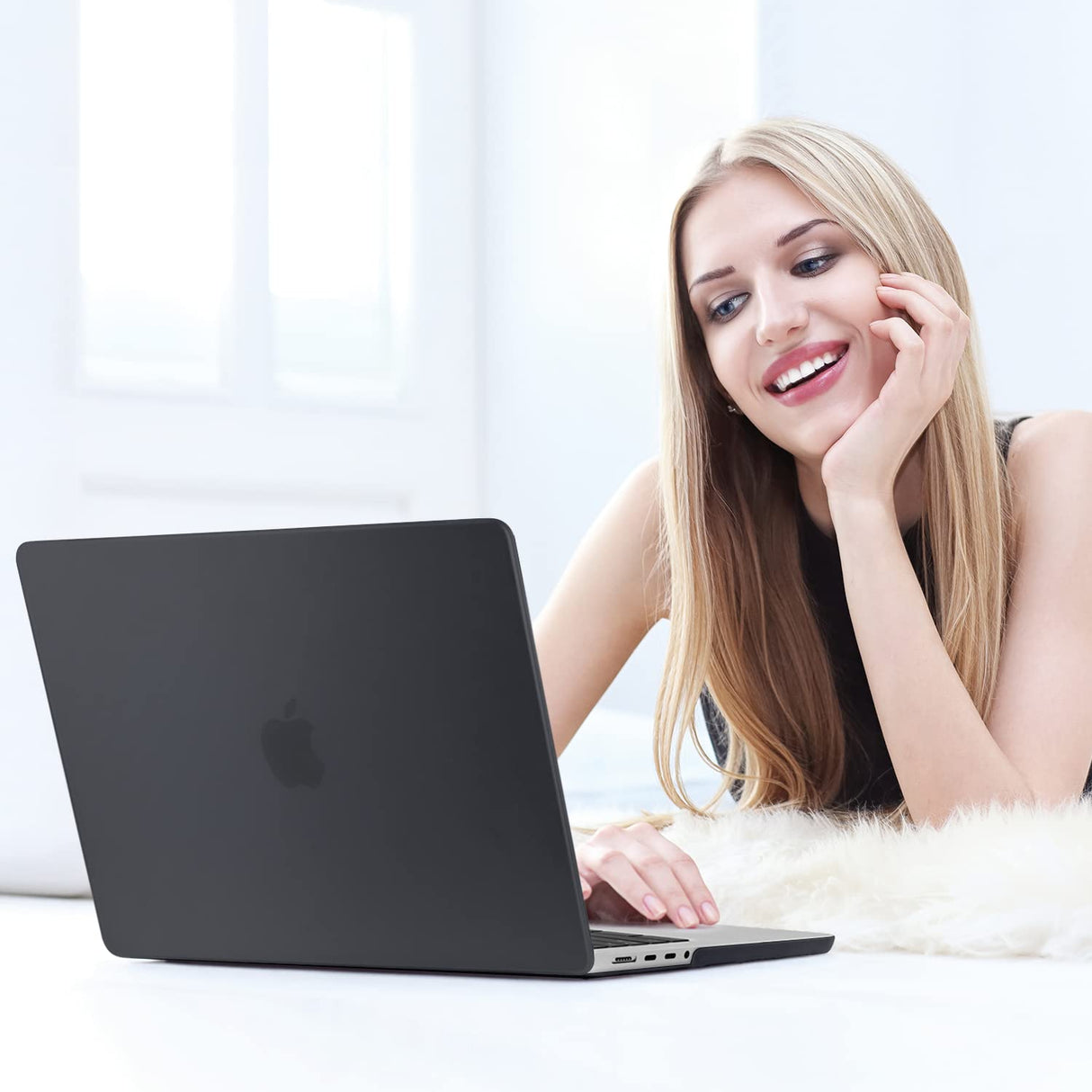 Suitable for MacBook Pro 16 inch Case 2023 2022 2021 M2 A2780 A2485 M1 Pro/Max Hard Shell Case Keyboard Cover Black