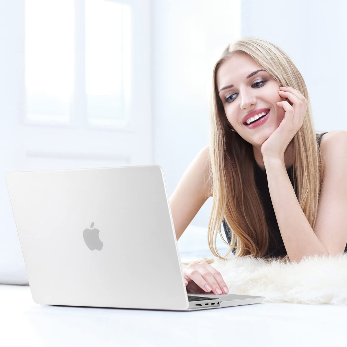 Suitable for MacBook Pro 16 inch Case 2023 2022 2021 M2 A2780 A2485 M1 Pro/Max Hard Shell Case Keyboard Cover White