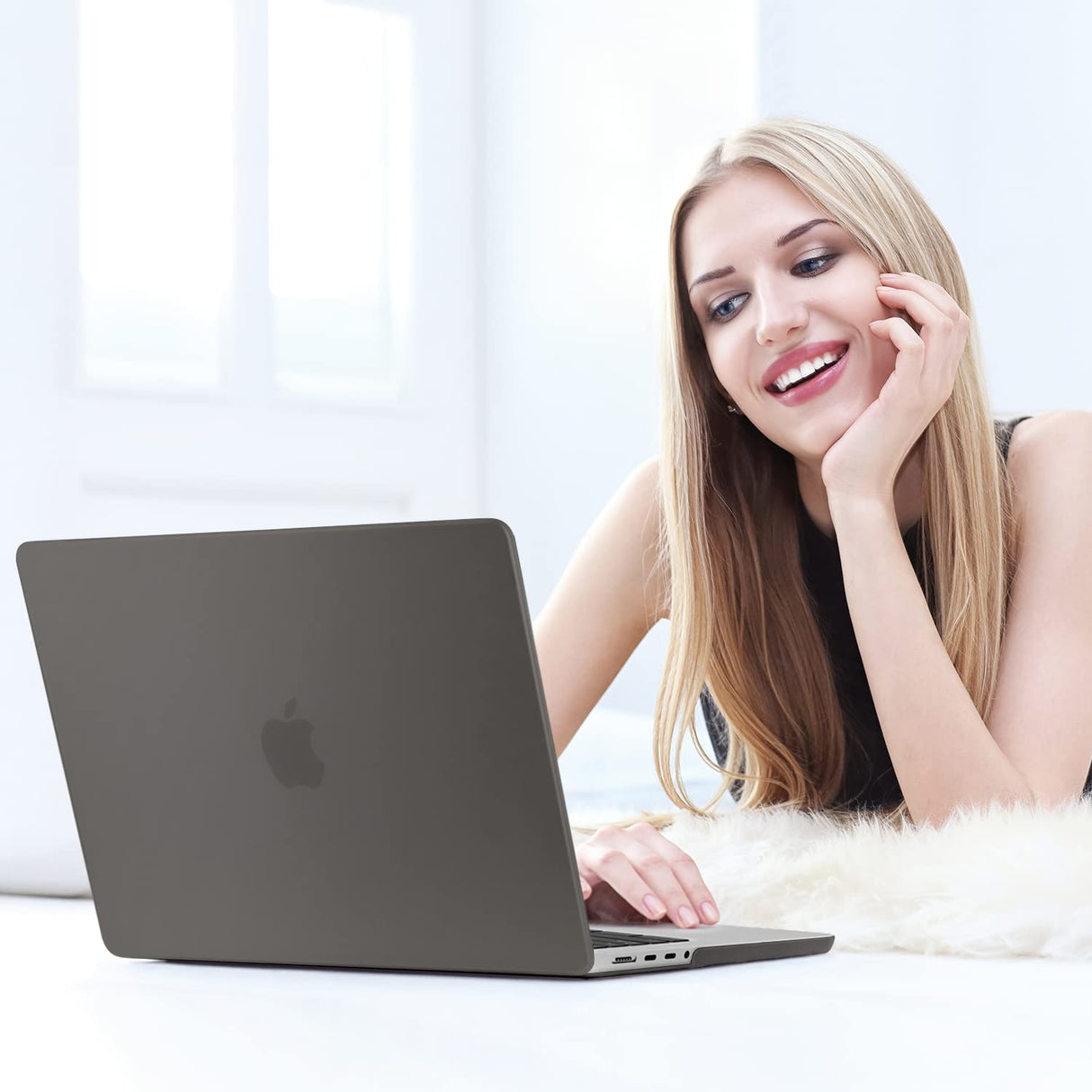 Suitable for MacBook Pro 16 inch Case 2023 2022 2021 M2 A2780 A2485 M1 Pro/Max Hard Shell Case Keyboard Cover Grey