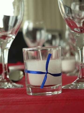 25 Pack of White Votive Candles in Clear Glass Holders - Perfect for Weddings and Event Centerpieces