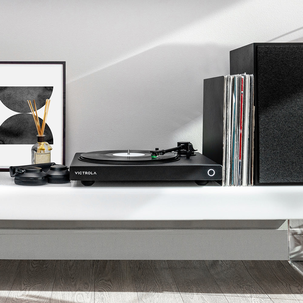 Victrola Hi-Res Onyx INT Turntable + Crosley Soho Turntable Stand - Natural