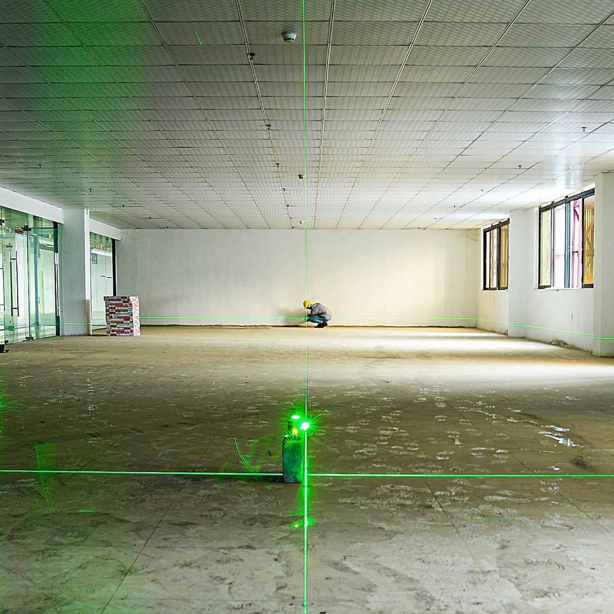 KAIWEETS KT360A Green Laser Level 3 X 360? Rotary Self Leveling with 1 Rechargeable Battery