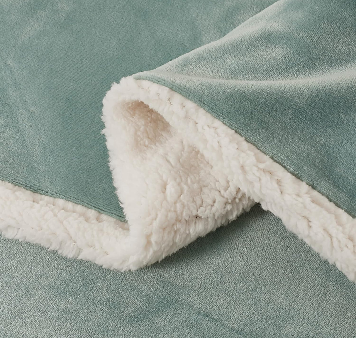 2-in-1 Teddy Sherpa Quilt Cover Set (Sage Green, Single)