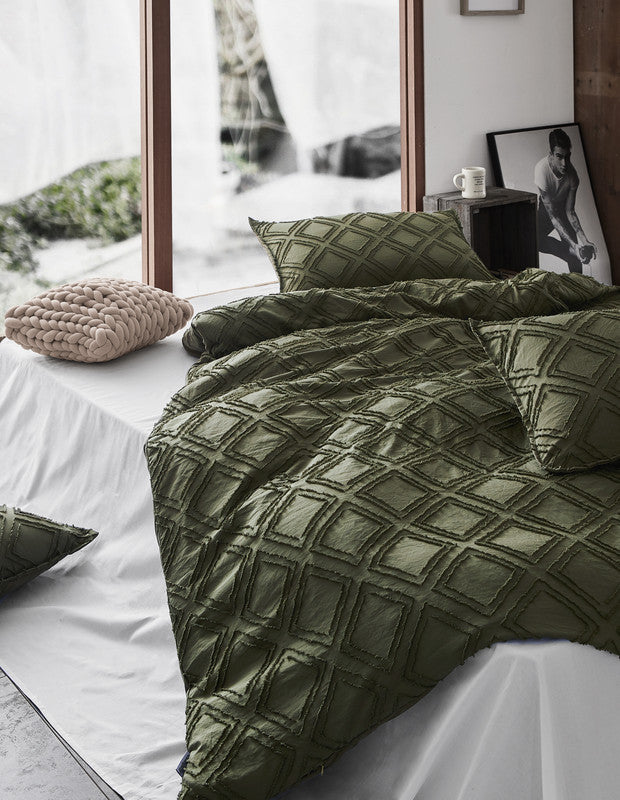 100% Premium Tufted Microfibre Quilt Cover Set - Ultra-Soft, Durable Embroidery Bedding Comforter Set - Machine Washable & Zipper Closure - Khaki Green - Queen