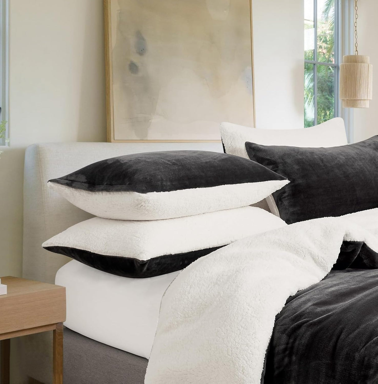 Teddy Sherpa Twin-Pack Standard Pillowcases - Soft Reversible Velvet & Sherpa Cushion Covers - Machine Washable with Zipper Closure - 48x73cm - Charcoal