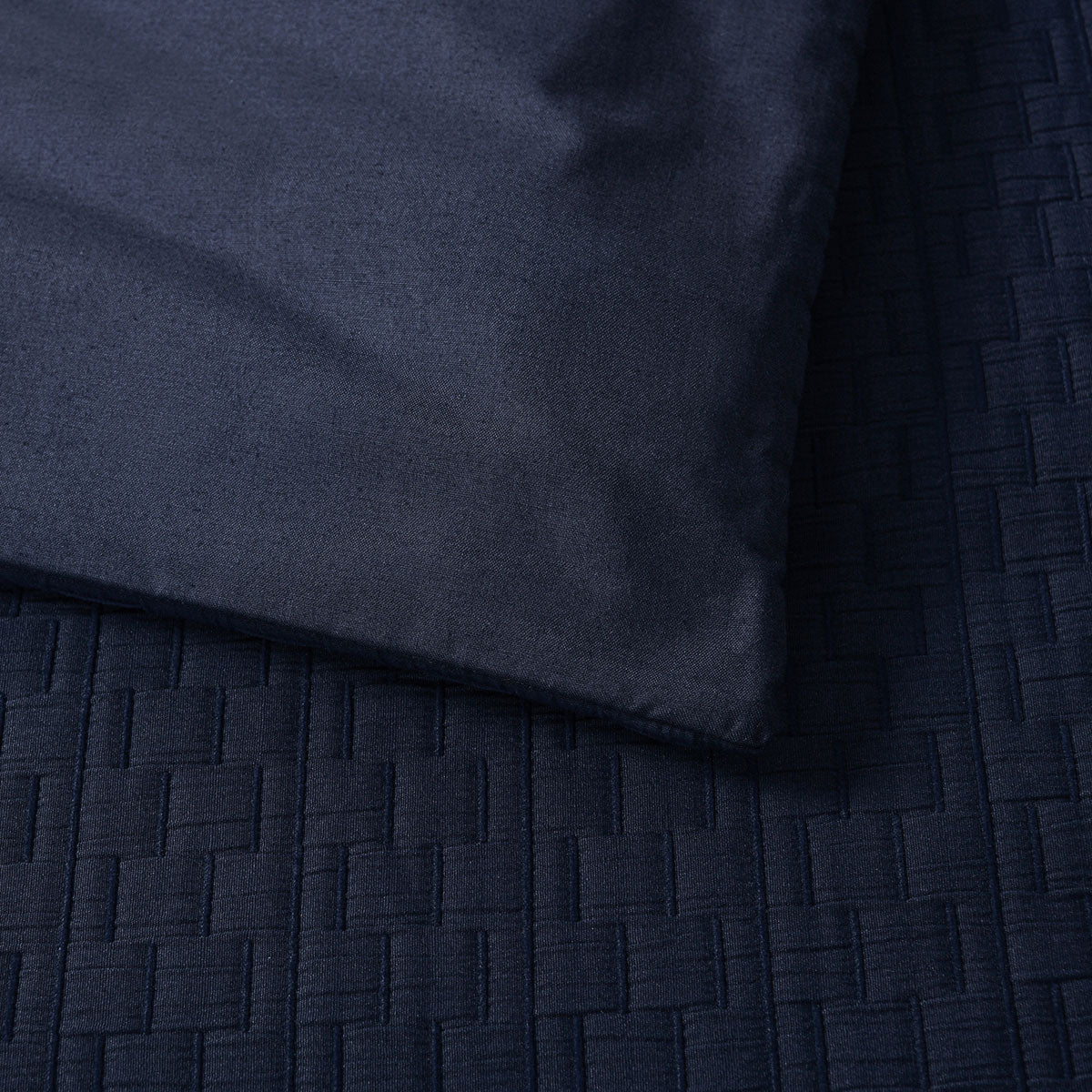 Bianca Burleigh Ink Jacquard Quilt Cover Set Super King