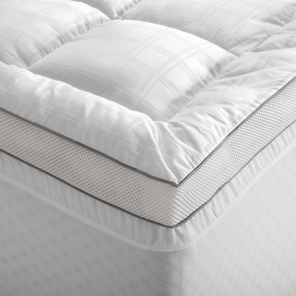 Luxurious 375TC King Single Hotel Mattress Topper by Accessorize