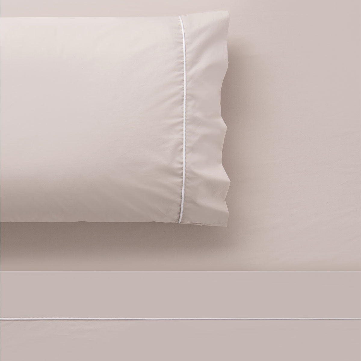 Luxurious White/Natural Piped Cotton Queen Sheet Set by Accessorize