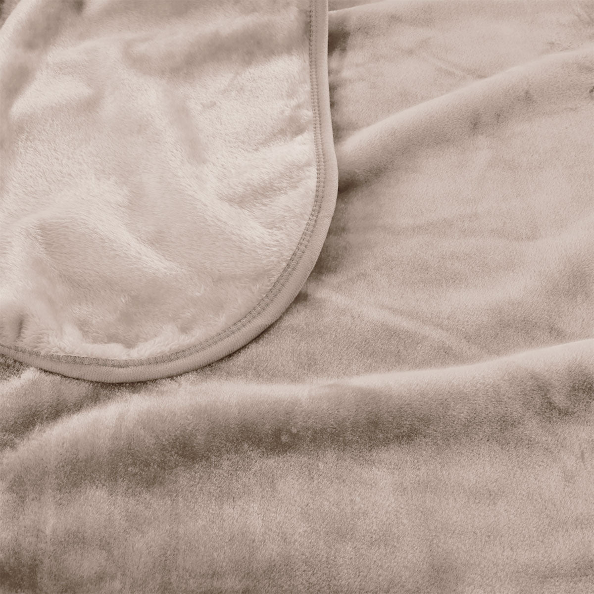 J Elliot Home 800GSM Plush Winter Mink Blanket in Beige for King Size