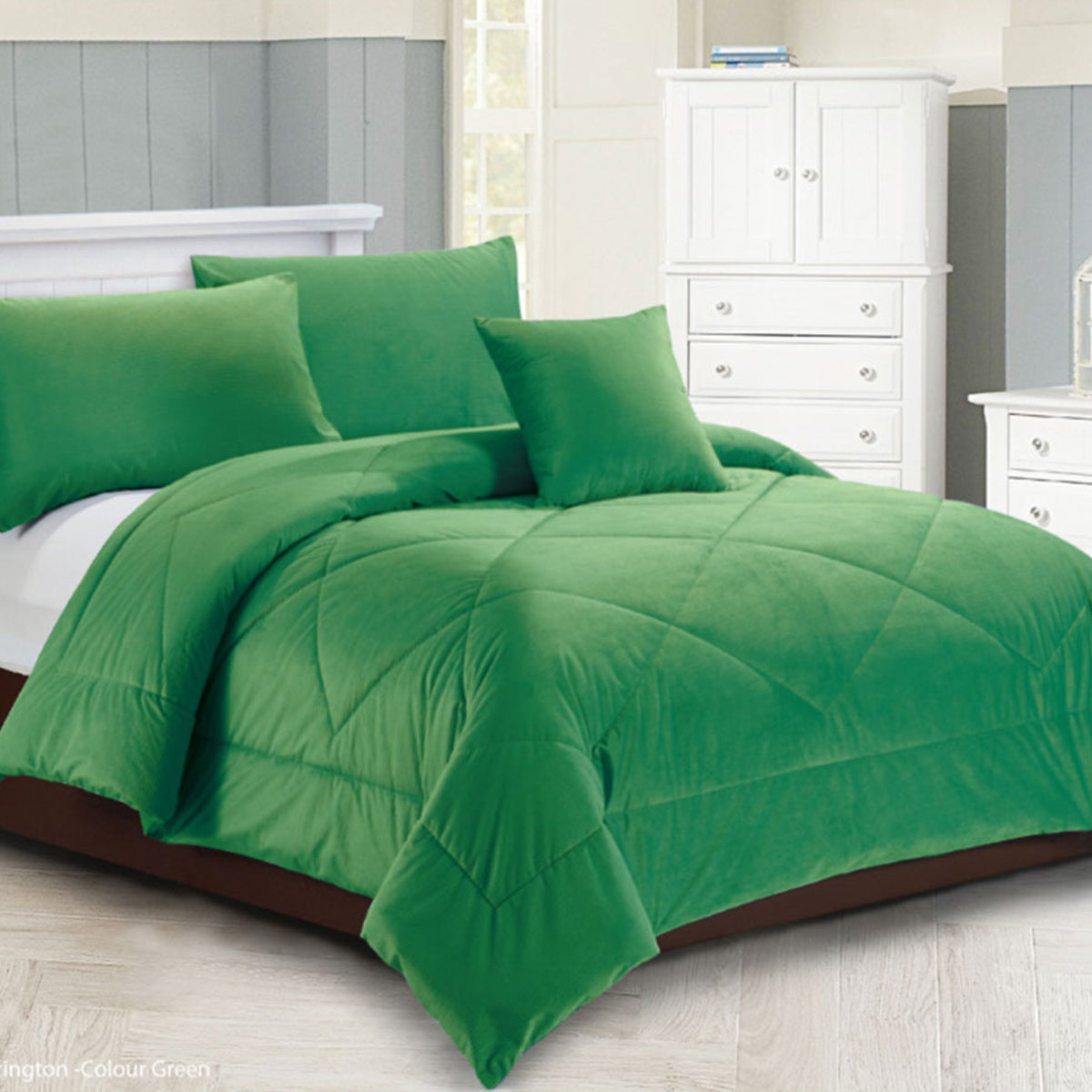 Georges Fine Linens Carrington Diamond Quilted Green Super King Comforter Set
