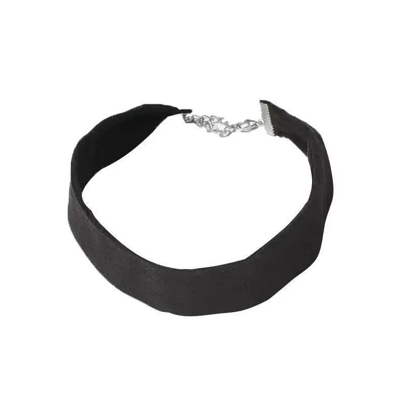 Black Velvet Choker Necklace - Perfect For The 90S Grunge Look