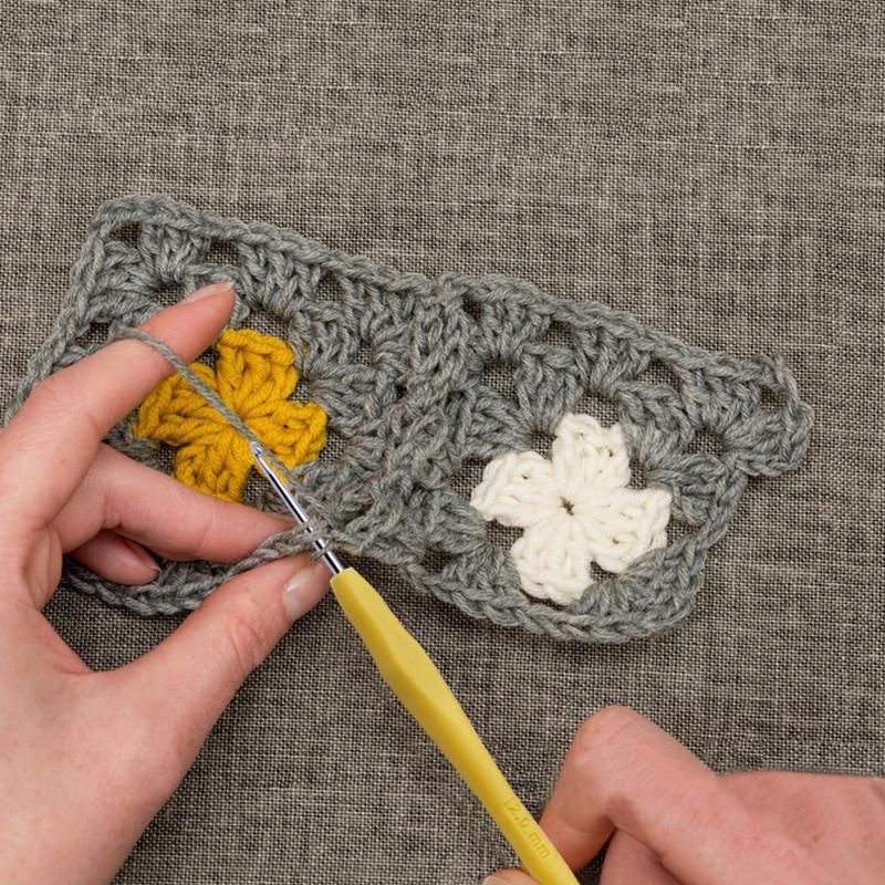 Knitting Needles Crochet Hooks Set Tools Kit Yarn Sewing Tools Grip With Box DIY