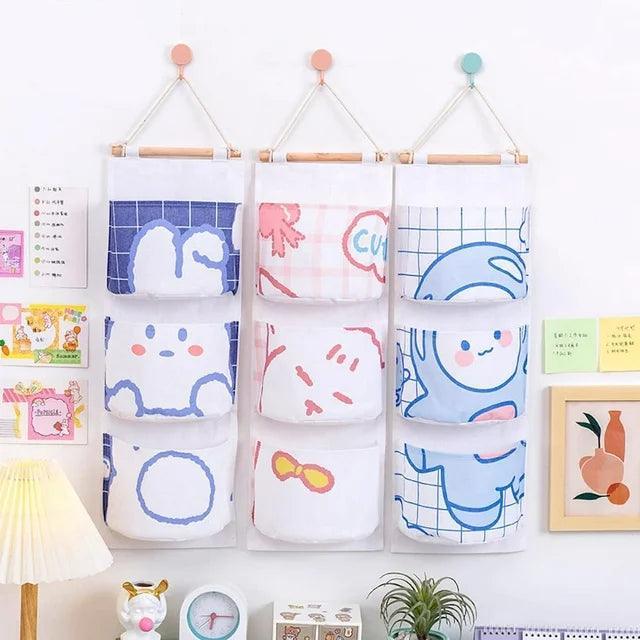 3 Pocket Hanging Storage Bag with Wooden Rod for Wall or Door Organisation - Bear