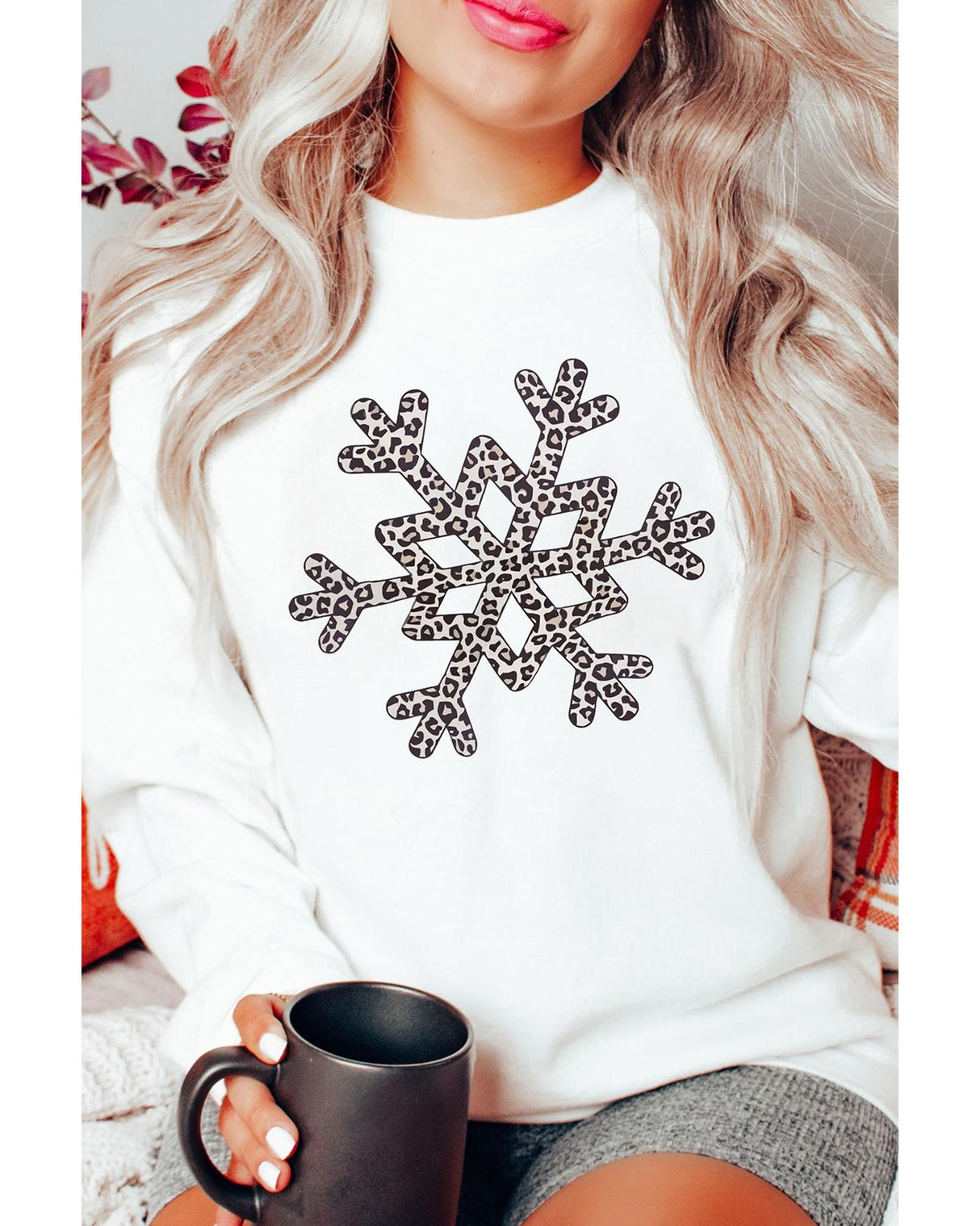 Azura Exchange Leopard Print Snowflake Crew Neck Sweatshirt - S